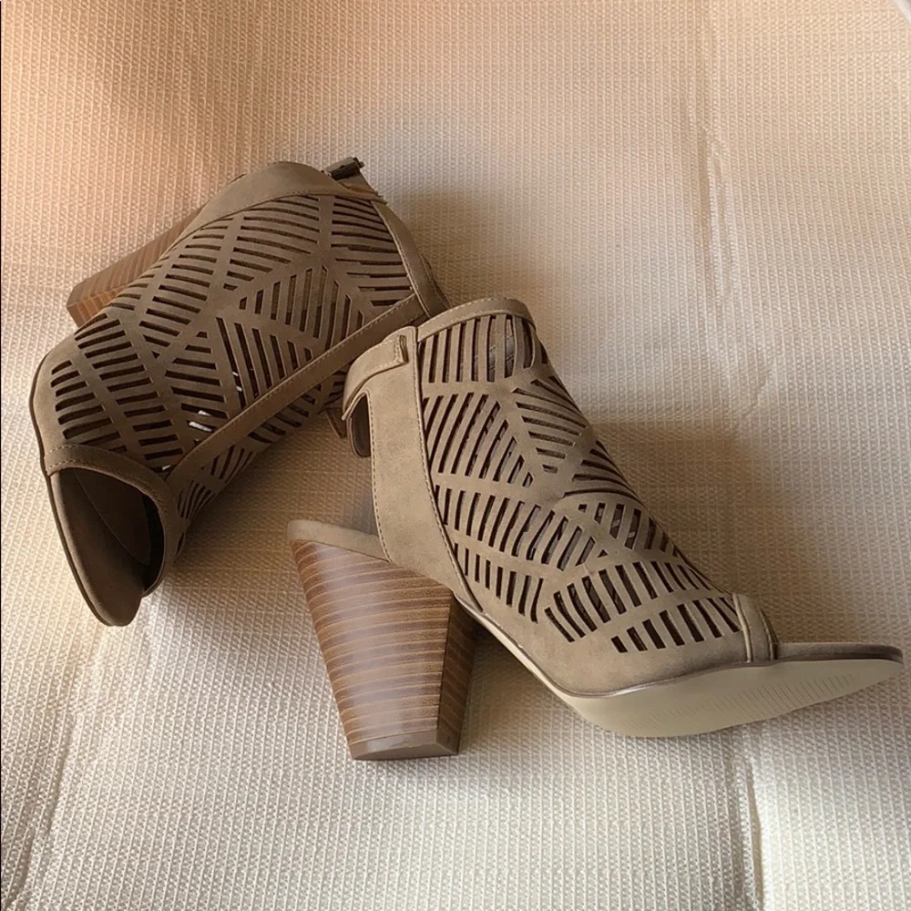 Justfab coral‎ dress heeled sandals taupe color 9.5